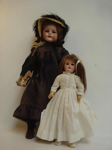 Appraisal: A Max Handwerck 'Bebe Elite' bisque head doll With weighted