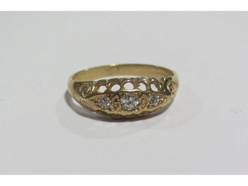 Appraisal: Edwardian ct gold three stone diamond ring