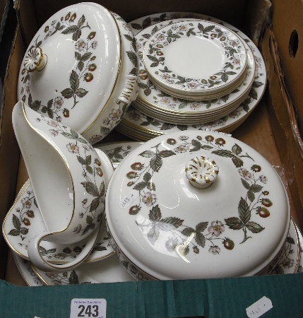 Appraisal: Wedgwood pc Wild Strawberry Dinner set Comprising Dinner plates Side