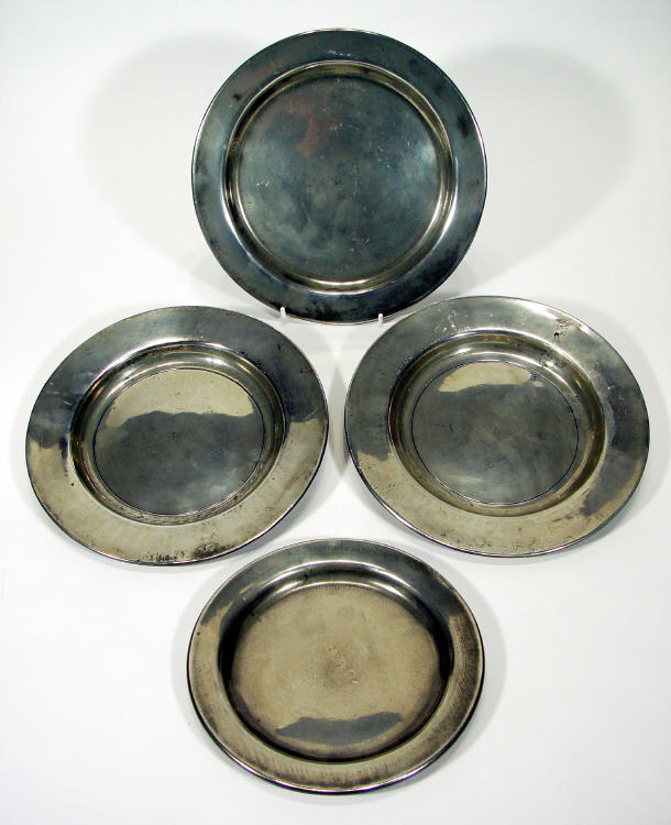 Appraisal: Pair of early English pewter plates and two others the