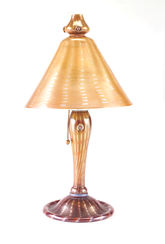 Appraisal: L C TIFFANY Gold Favrile glass desk lamp with vertically