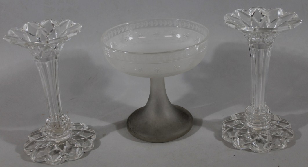 Appraisal: A thC frosted clear and etched glass comport with a