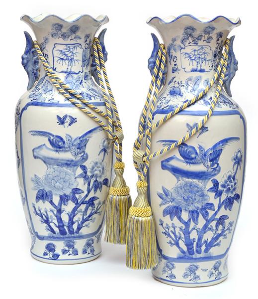 Appraisal: PAIR OF BLUE AND WHITE LARGE CHINESE VASES