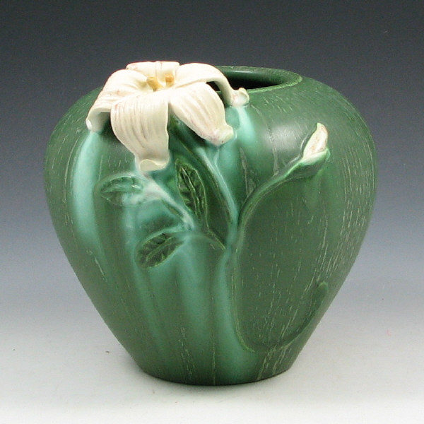 Appraisal: Ephraim Garden Lily Retired Vase - Mint Ephraim Garden Lily