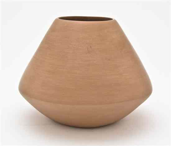 Appraisal: A Santa Clara Pottery Jar Jody Folwell of tapering form