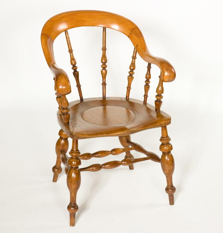 Appraisal: th CENTURY BERGERE BOW YEW WINDSOR CHAIR with turned spindles