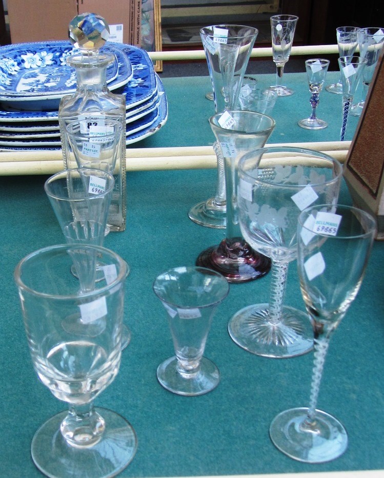 Appraisal: A group of glassware th and th century including a