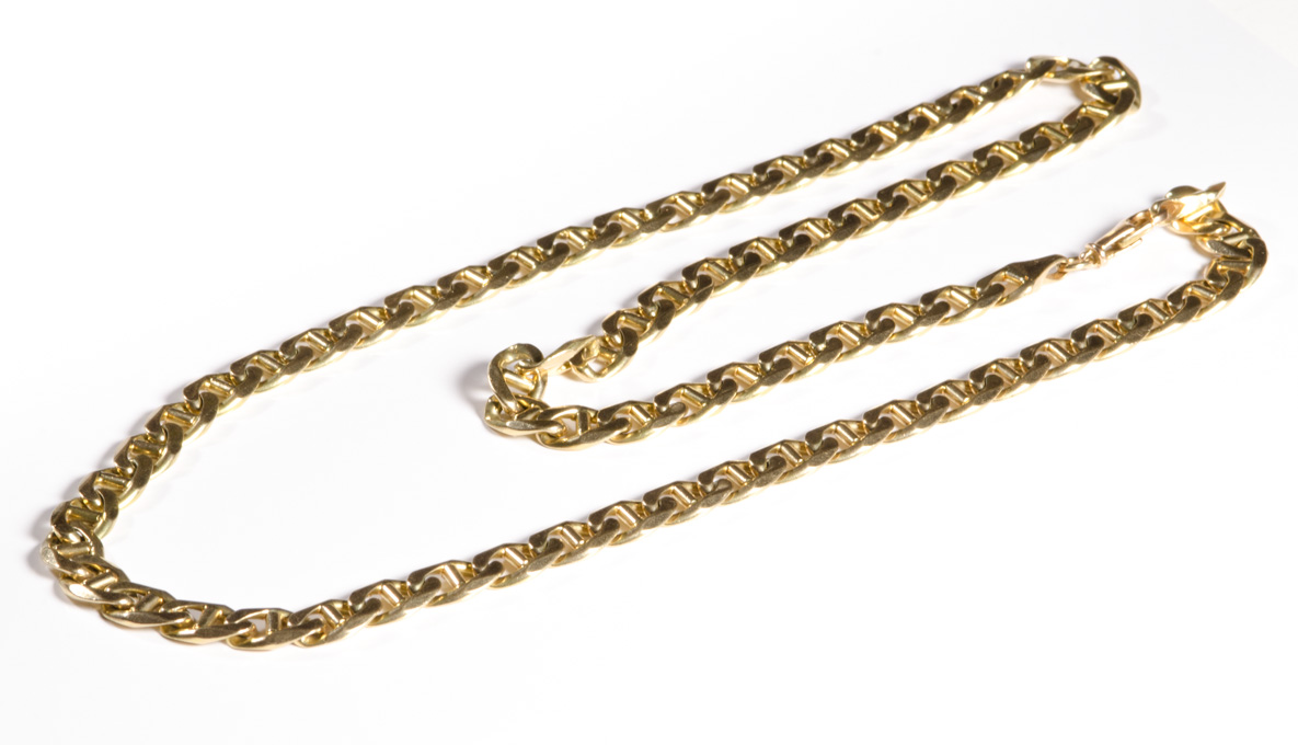 Appraisal: HEAVY ITALIAN FOURTEEN KARAT GOLD CHAIN NECKLACE mariner design chain