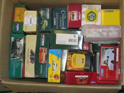 Appraisal: Twenty two Classics bus and commercial models boxed E