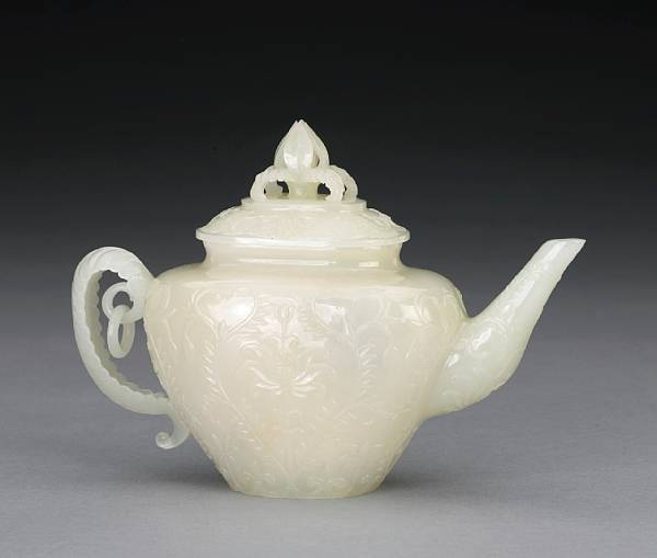 Appraisal: A fine Mughal style nephrite teapot Qing Dynasty Thinly-sectioned finely