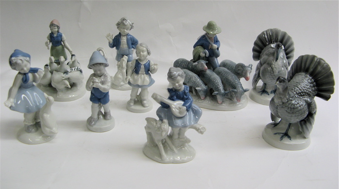 Appraisal: GROUP OF BAVARIAN BLUE AND WHITE FIGURES and - tiny