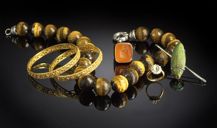 Appraisal: Unusual Quartz Tiger-Eye Necklace composed of twenty-two rare tiger-eye beads