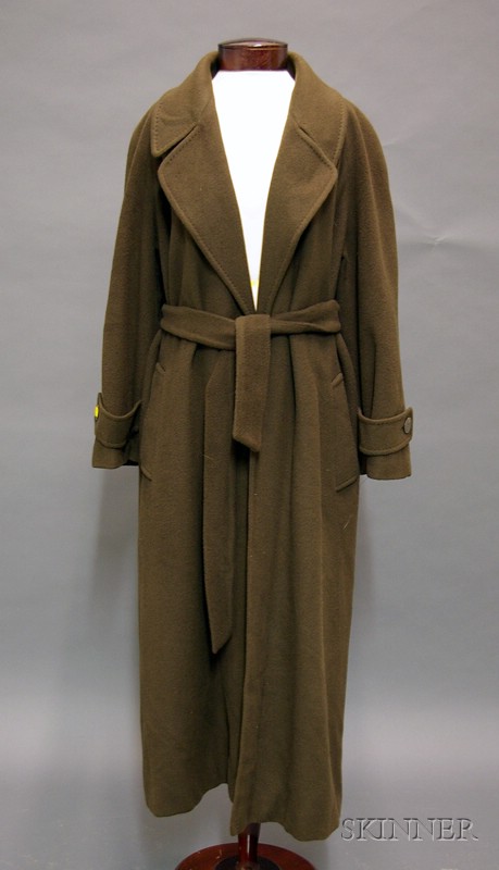 Appraisal: Lady's Brown Cashmere Overcoat s retailed by Neiman Marcus likely