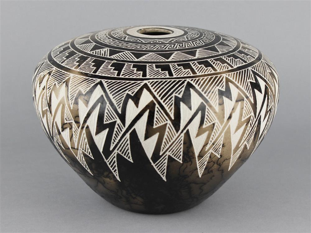 Appraisal: CONTEMPORARY NATIVE AMERICAN CERAMIC POT ACOMA PUEBLO signed and dated