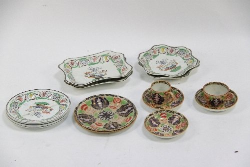 Appraisal: A Wedgwood part dessert service each piece with central flower