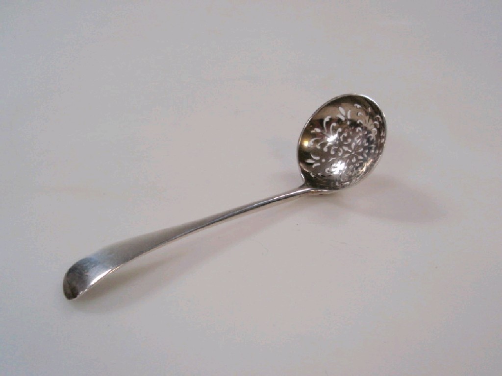 Appraisal: A Victorian silver sifter spoon London