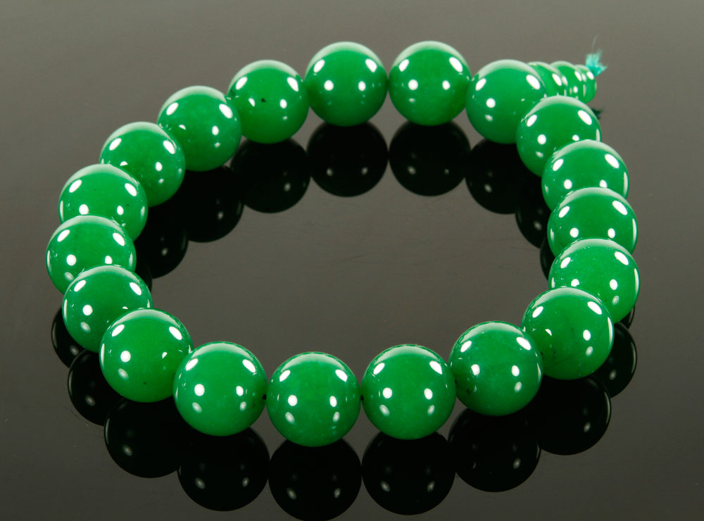 Appraisal: - Chinese Jade Necklace Chinese necklace green jade l bead