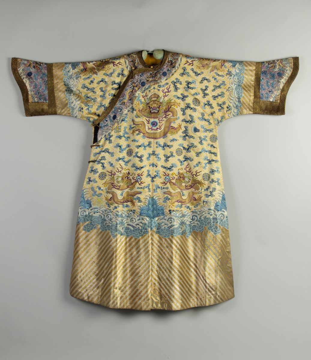 Appraisal: Fine Chinese Imperial Silk Court Robe Late Qing period Satin