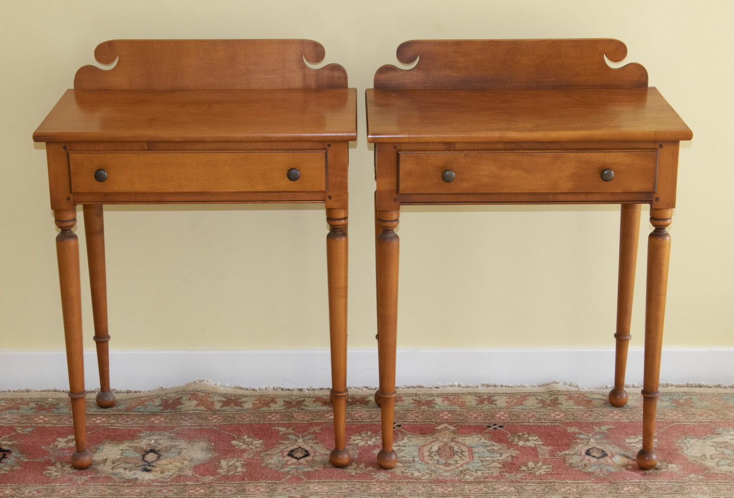 Appraisal: PR OF SINGLE DRAWER NIGHT STANDS A matching pair of