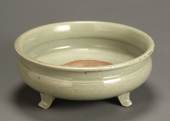 Appraisal: Chinese Longquan Celadon Glazed Narcissus Bowl Ming Dynasty Circa Late