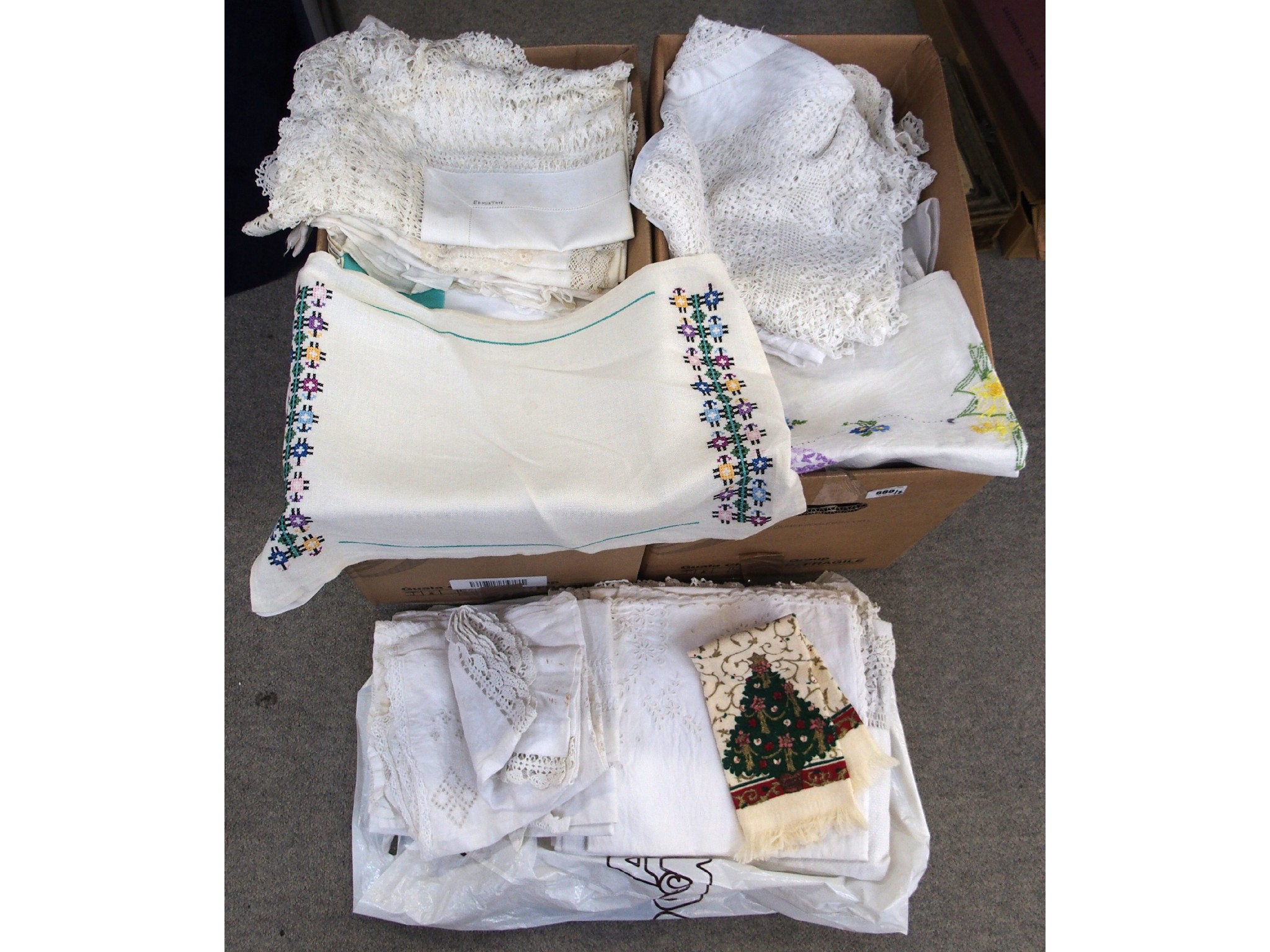 Appraisal: Two boxes comprising various bed and table linens etc