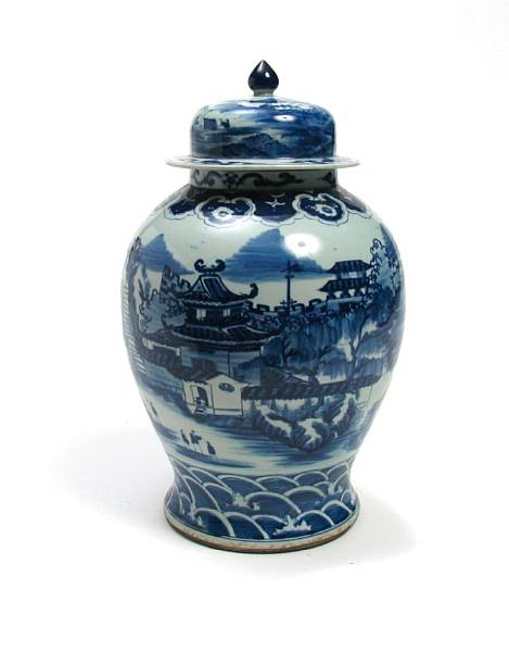 Appraisal: A large Chinese blue and white covered ginger jar height