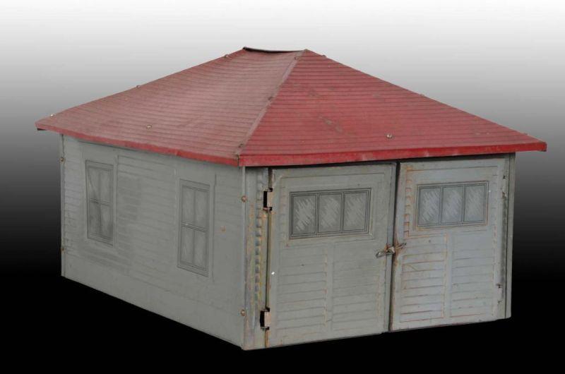 Appraisal: Pressed Steel Toy Garage Description American Has original door in