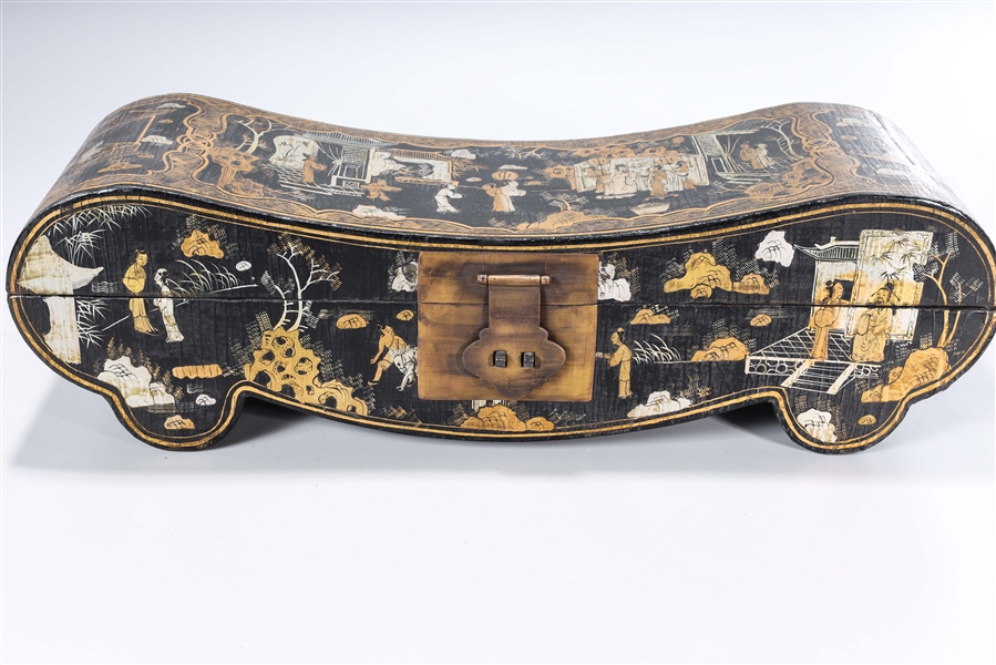 Appraisal: Chinese painted lacquer ruyi-shaped covered box ink color and gilt