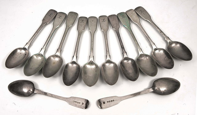 Appraisal: A SET OF VICTORIAN FIDDLE PATTERN SILVER TEASPOONS each with