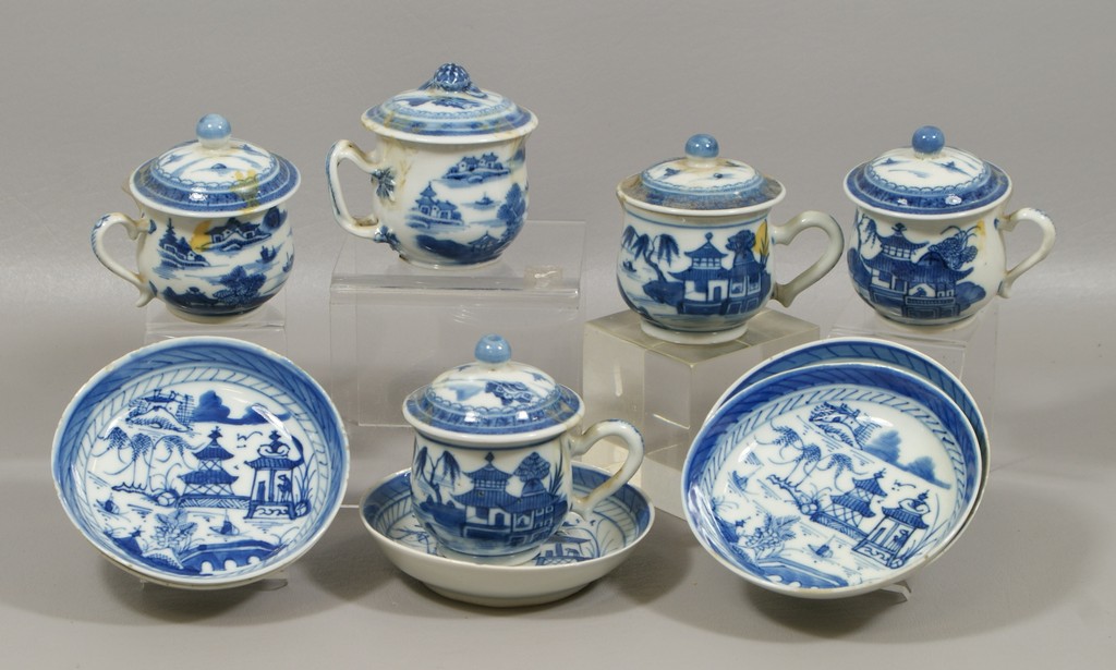 Appraisal: pcs of Chinese Export Canton Porcelain to include Canton pot