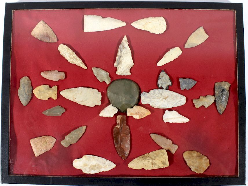 Appraisal: Native American Pre-Historic Arrow Head Artifacts Featured in this lot