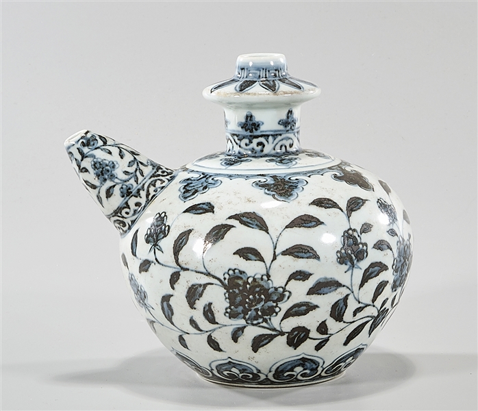 Appraisal: Large Chinese blue and white water dropper with foliate design