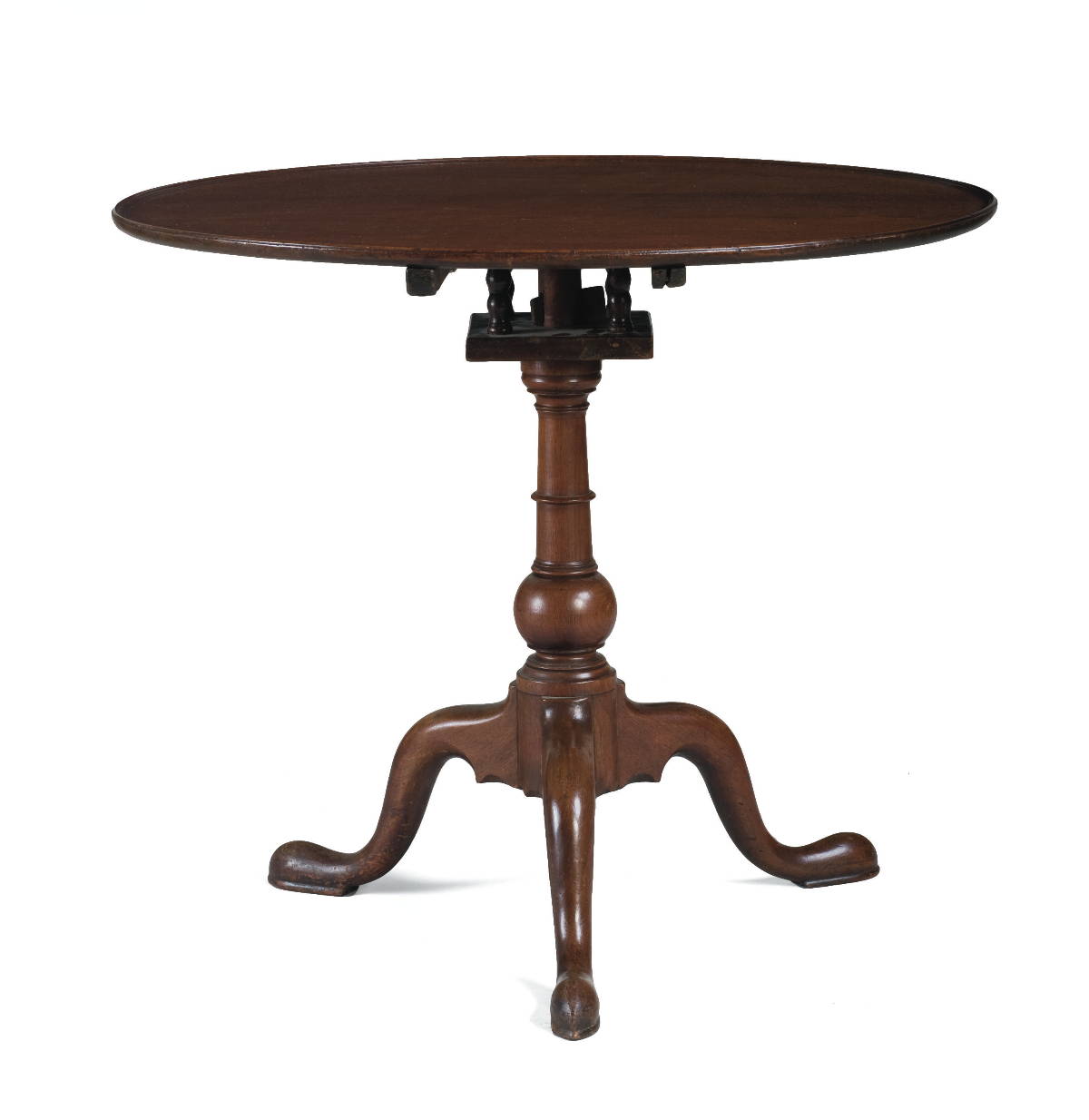 Appraisal: PENNSYLVANIA QUEEN ANNE WALNUT DISH-TOP BIRDCAGE TEA TABLE The circular