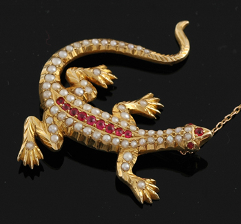 Appraisal: An Antique Australian lizard brooch The ct gold lizard set