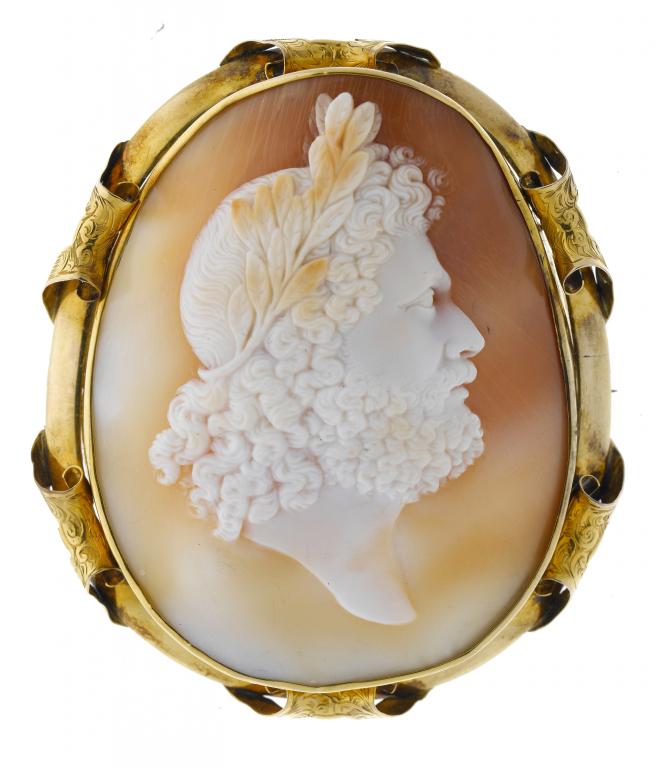 Appraisal: A VICTORIAN CAMEO BROOCH the oval shell carved with the