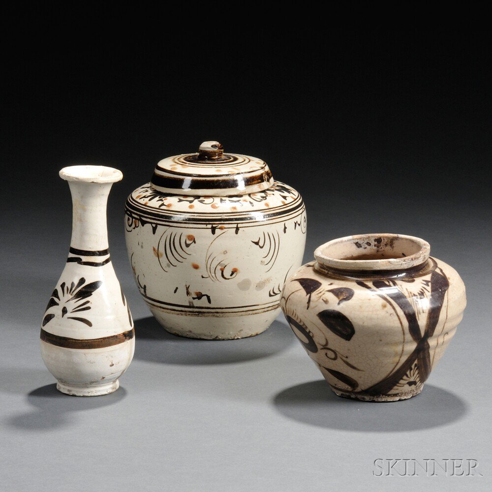 Appraisal: Three Cizhou Pottery Items China Song dynasty style a beige