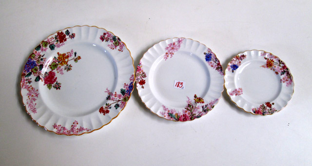 Appraisal: SPODE CHINA SET twenty-four pieces in the Chelsea Garden pattern