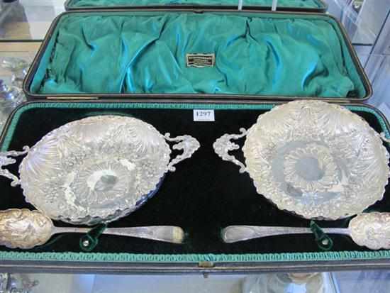 Appraisal: BOXED PAIR OF EARLY TH CENTURY LONDON STERLING SILVER FLORAL