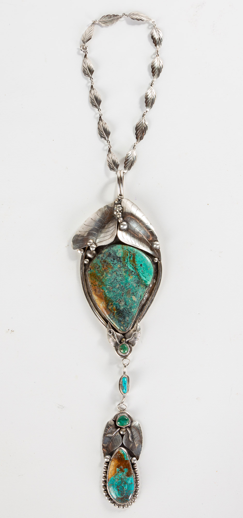 Appraisal: AMERICAN SOUTHWEST STERLING SILVER TURQUOISE NECKLACE Southwest Native American sterling