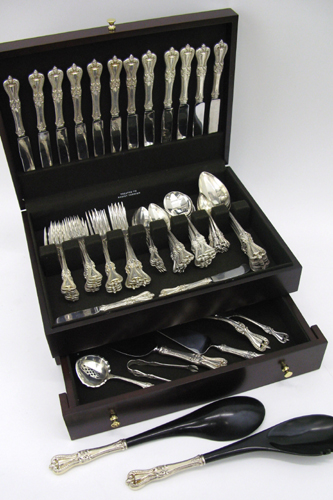 Appraisal: TOWLE OLD COLONIAL STERLING SILVER FLATWARE SET pieces introduced in