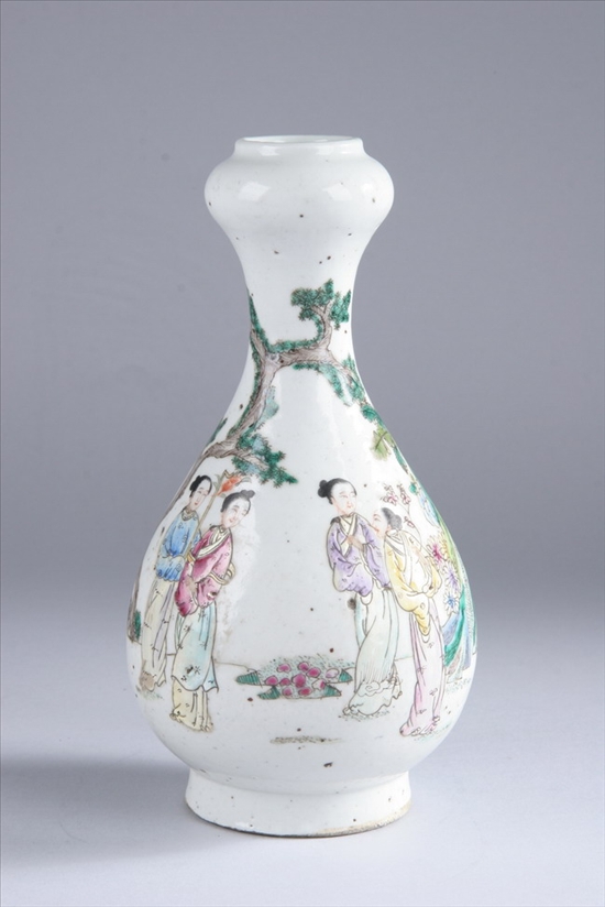 Appraisal: CHINESE FAMILLE ROSE PORCELAIN VASE Yongzheng period Figural decoration garlic