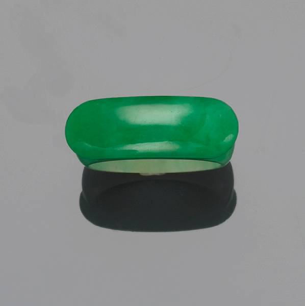 Appraisal: A jadeite jade saddle ring size