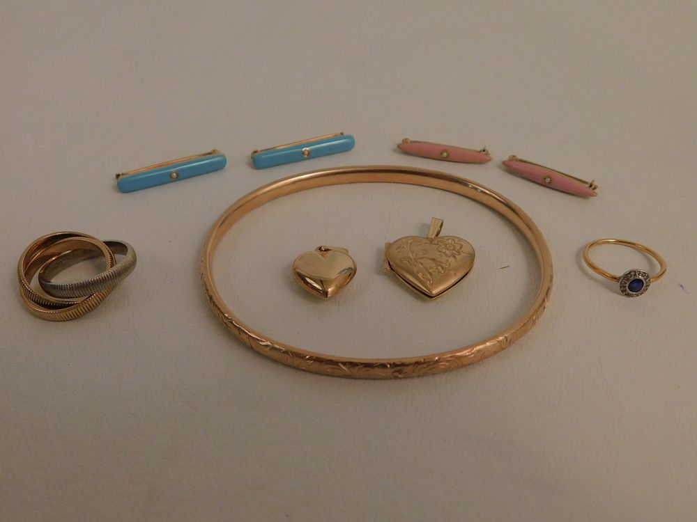 Appraisal: ASSORTED K GOLD JEWELRY LOT Lot of K gold jewelry