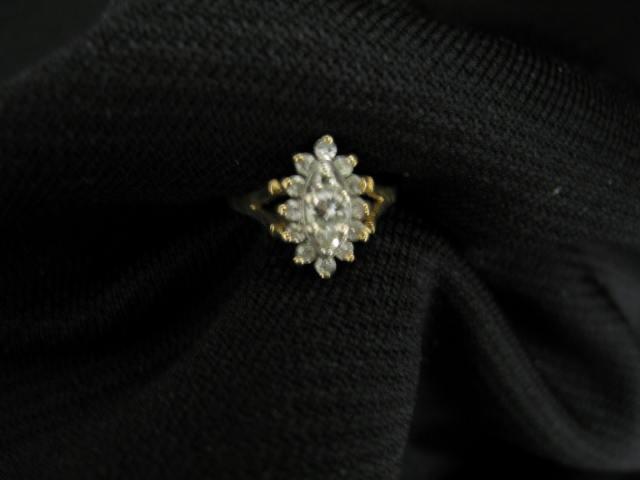 Appraisal: Diamond Cluster Ring carat k yellow gold