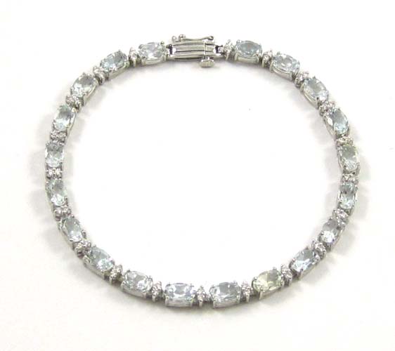 Appraisal: AQUAMARINE DIAMOND AND WHITE GOLD BRACELET The k white gold