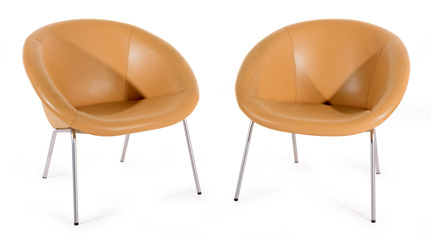 Appraisal: A PAIR OF WALTER KNOLL PELLE MODEL CHAIRS Cream leather