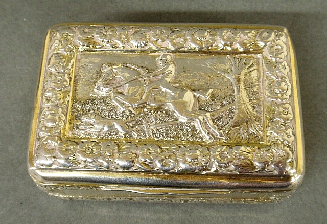 Appraisal: - Fine English silver snuff box London the lid decorated