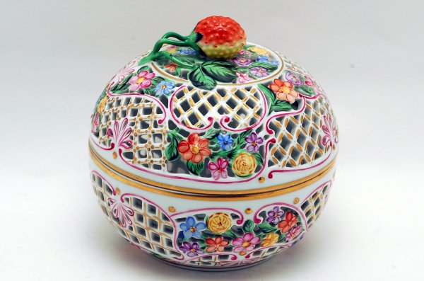 Appraisal: Herend round reticulated covered box decorated with handpainted flowers and