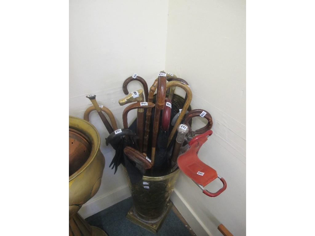 Appraisal: Lot of assorted walking sticks and shooting sticks