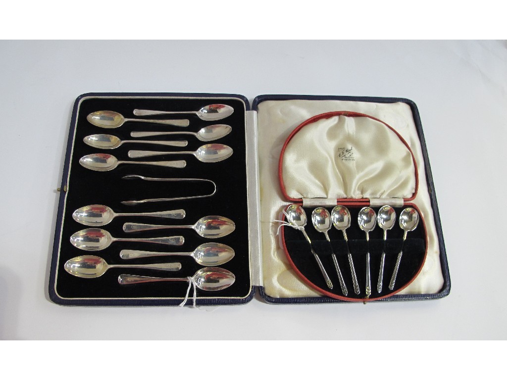 Appraisal: A lot comprising a cased set of twelve silver spoons